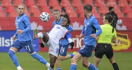 Ísland missti aftur niður forystu