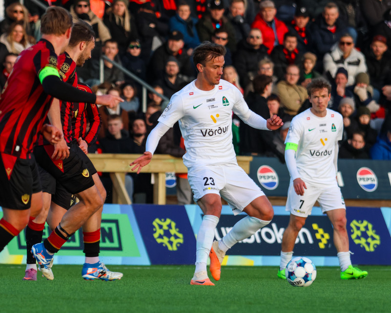 Myndaveisla: Jafntefli í áhugaverðum opnunarleik