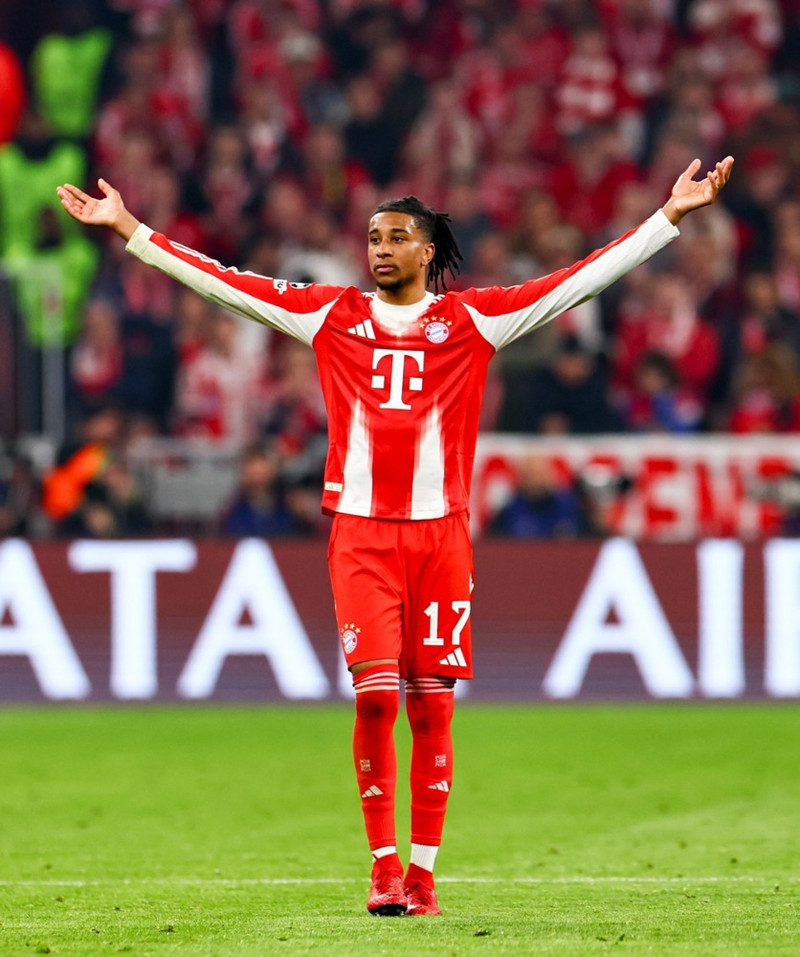 Mourinho skoðaði Olise er Bayern tryggði bikarinn