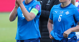 Ísland í dag - Spænska landsliðið á Laugardalsvelli