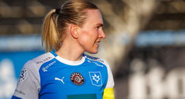 Anna María með slitið krossband