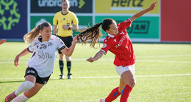 Myndir: Fékk rautt fyrir að rífa í hár Kimberley -...