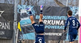 Halli: Hann má spila, en það kostar aðeins