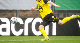 Sjáðu mörkin: Þrususpyrna Gísla Laxdals í 2-2...