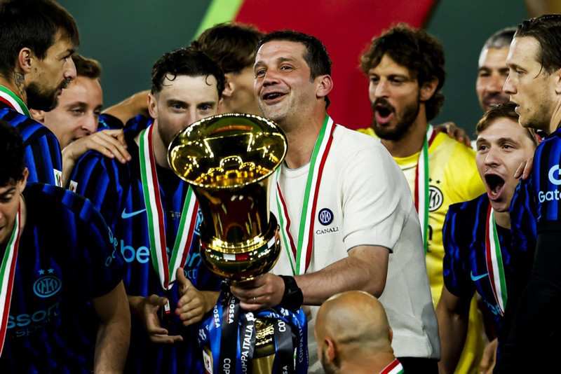 Conte skammaðist í eiganda Napoli á fréttamannafundi