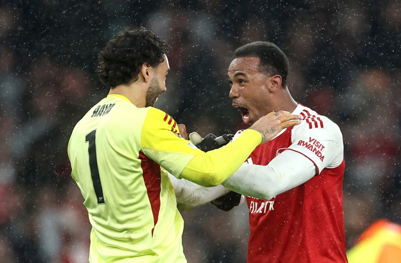 Arsenal mætir PSG í dag.