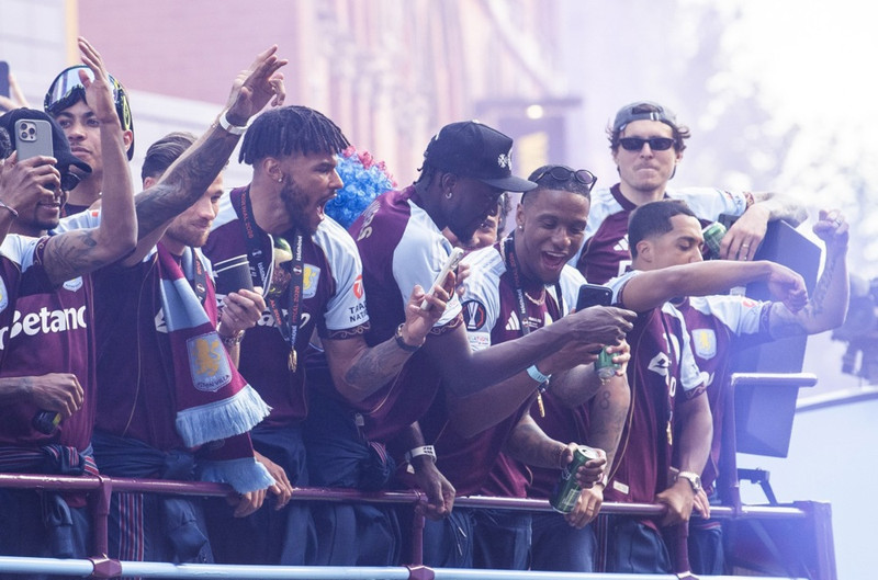 Tap hjá Aston Villa gæti leitt til auka Meistaradeildarsætis þökk sé Evrópudeildartitlinum.
