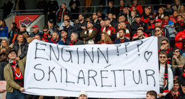 Gerðu grín að borða Valsara frá síðasta ári