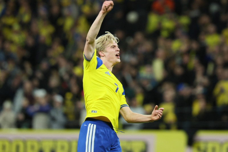<b>15. Lucas Bergvall (20 ára), Svíþjóð (Tottenham)</b> - Reynslunni ríkari eftir erfitt tímabil með Spurs. Góður miðjumaður sem tengir saman vörn og sókn.