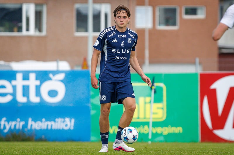 Lék 14 leiki með Keflavík í deild og bikar.