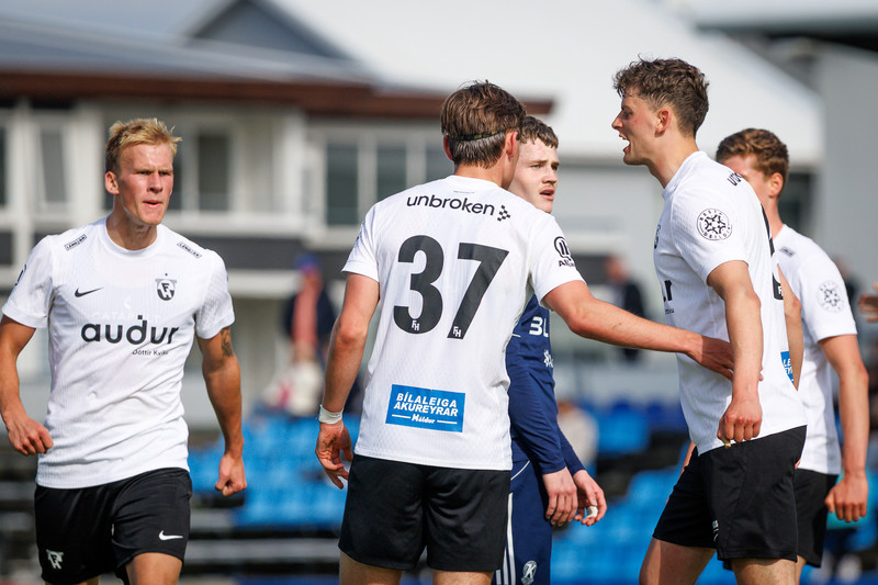 FH er í 11. sæti deildarinnar.