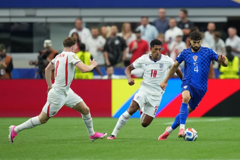 Sjáðu markið: Bellingham kom Englandi yfir í þriðja sinn