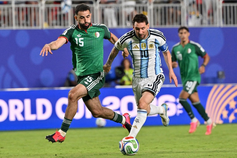 Lionel Messi er að sjálfsögðu í liðinu.