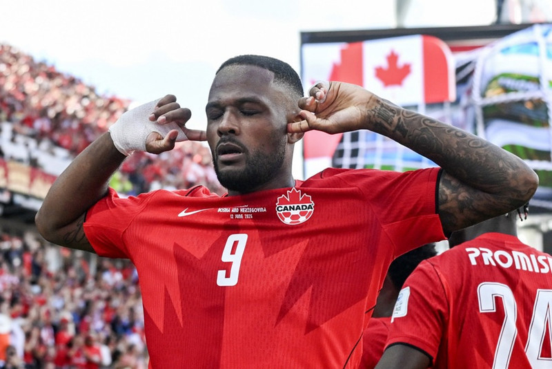 Cyle Larin fær traustið eftir að hafa bjargað stigi fyrir Kanada í síðustu umferð