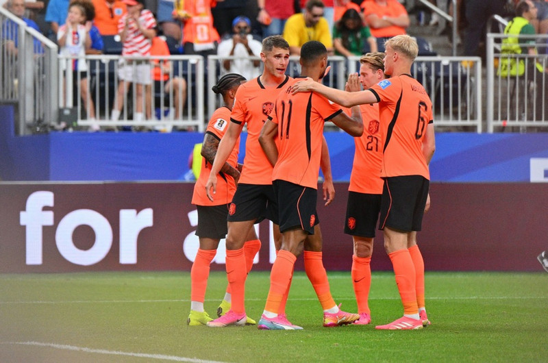 Holland er komið í efsta sæti F-riðils