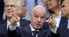 FIFA: Það er enginn að selja fótboltann