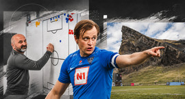 Með þjálfara innan og utan vallar
