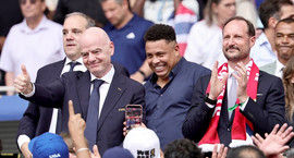 Infantino á ferð og flugi - Skrapp til Katar í vikunni