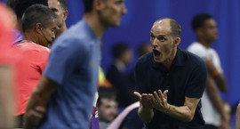 „Þjálffræðilegt stórslys“ - Sutton vill Tuchel burt
