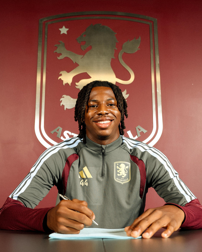 Manzambi til Aston Villa fyrir metfé (Staðfest)