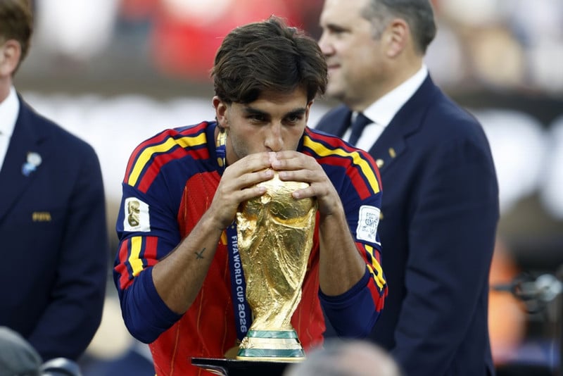 Einkunnir úr úrslitaleiknum: Torres hetjan - Messi og Enzo fá falleinkunn