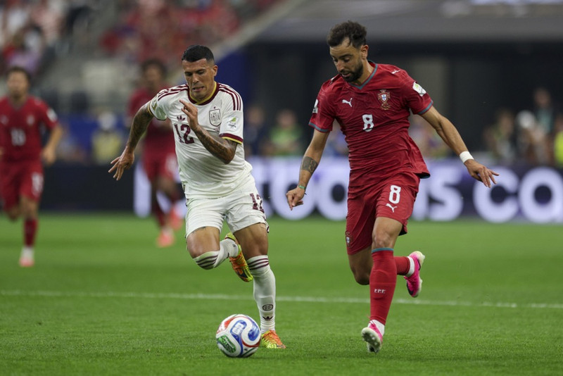 Bruno Fernandes í leik með portúgalska landsliðinu.