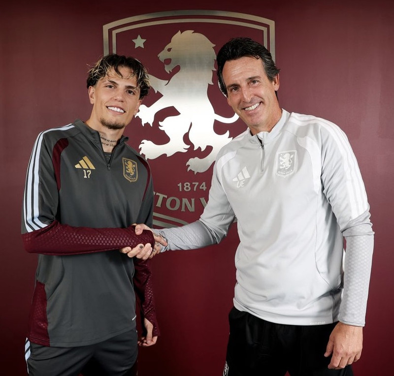 Garnacho og Unai Emery.
