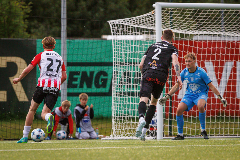Sjáðu mörkin: Fimm mörk og tvö rauð spjöld í toppslagnum