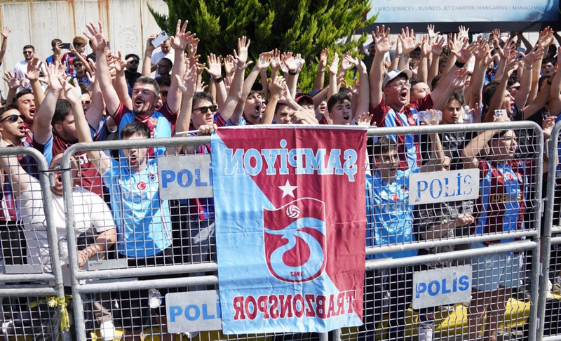 Myndir: Salah fékk rosalegar móttökur í Istanbúl