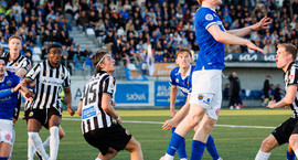 Hvað er í húfi í baráttunni um annað sætið?
