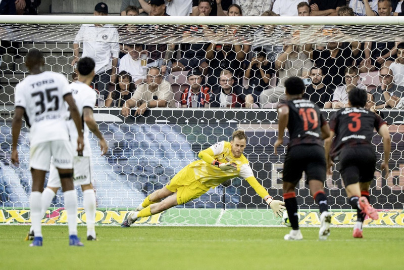 Bayern lenti undir í tvígang - Öruggt hjá Midtjylland
