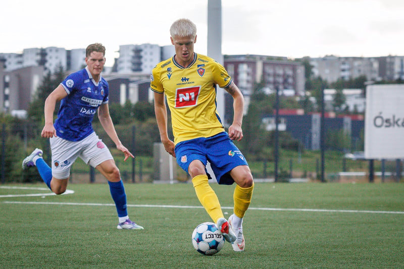 Adam Ægir verður samningslaus eftir tímabil.