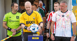 Besti dómarinn 2026 - Tveir hástökkvarar banka fast á...