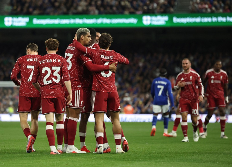 England: Isak og Gakpo sáu um Ipswich í frumraun Barcola