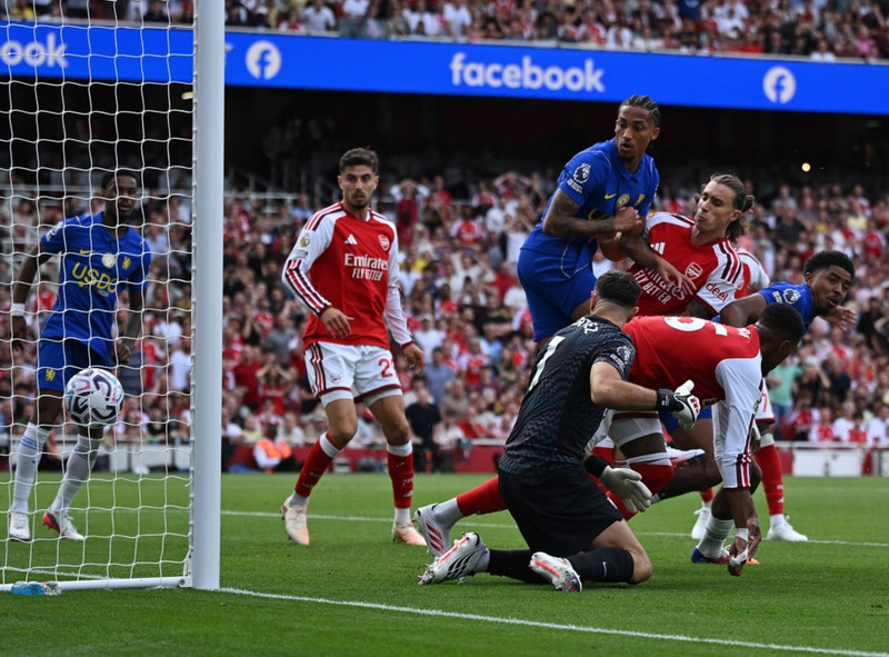 England: Meistararnir alltof stór biti fyrir Chelsea