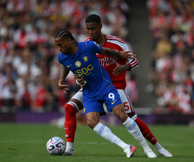 England: Meistararnir alltof stór biti fyrir Chelsea