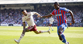 Vaxandi áhugi frá Liverpool og Man Utd á Mitchell