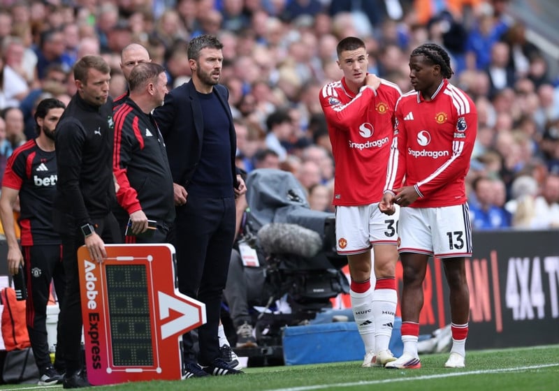 Man Utd sætti sig við meðalmennsku og það sé móðgun við stuðningsmenn