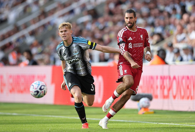 Lewis Hall í leik gegn Liverpool.