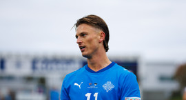 Albert verður ekki meira með - Fór úr axlarlið