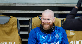 Arnar ekki hugsað út í landsleikjametið -...