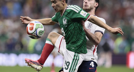 Englandsmeistararnir leggja fram tilboð í mexíkóskt...