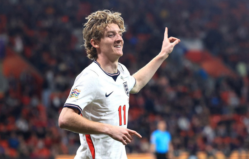 Gordon, samherji Yamal hjá Barcelona, var bestur hjá Englandi
