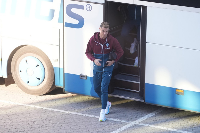 Ronaldo yfirgaf portúgalska landsliðshópinn.