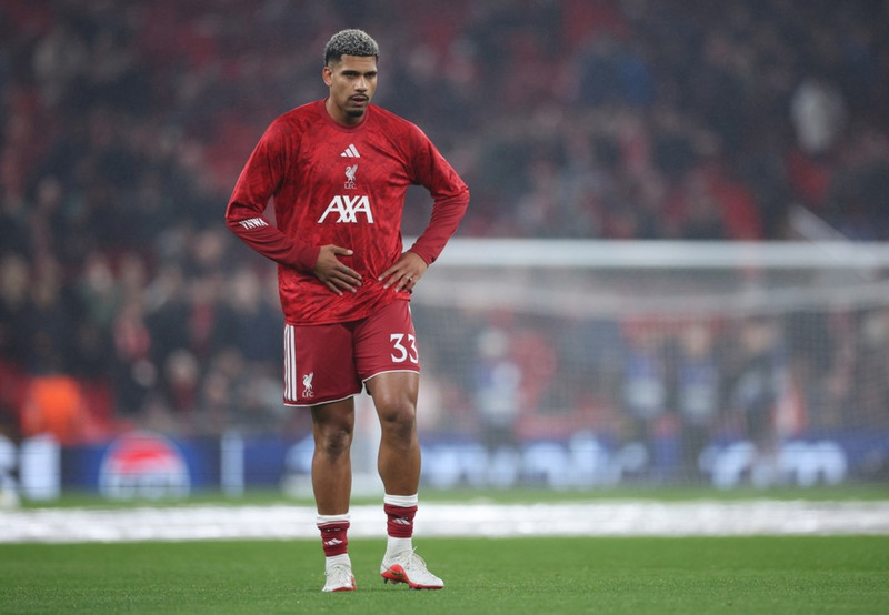 Araujo er með 47 milljóna punda kaupákvæði í lánssamningnum