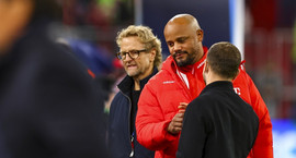 Kompany hneig niður á æfingasvæði Bayern