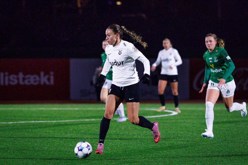 Deja Sandoval.
