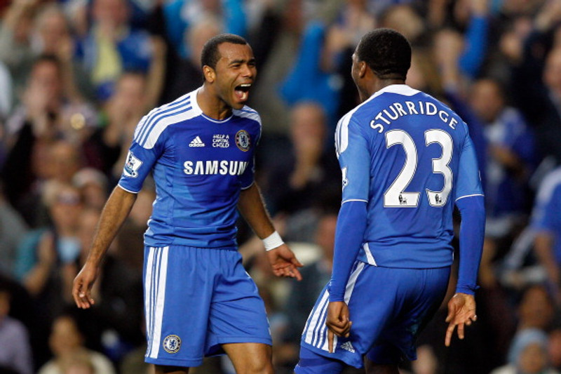 Ashley Cole tekur til starfa hjá Chelsea